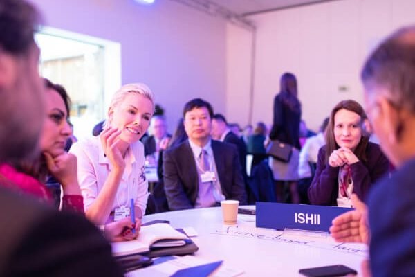 photo-of-people-meeting